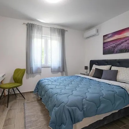 Sofia By Interhome Пула